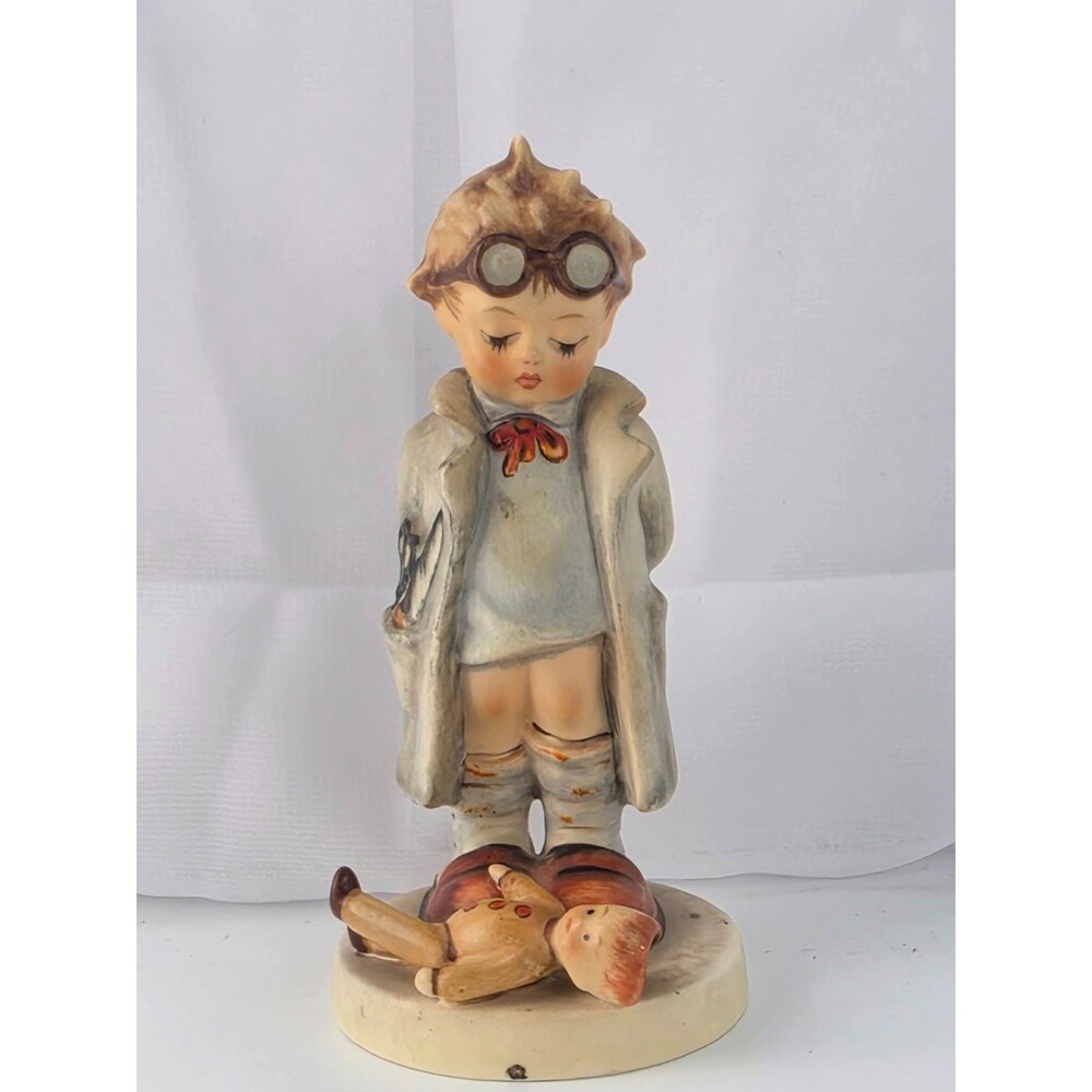 Vintage M J Hummel 127 W Germany 5" Figurine Little Boy Doll Doctor💘